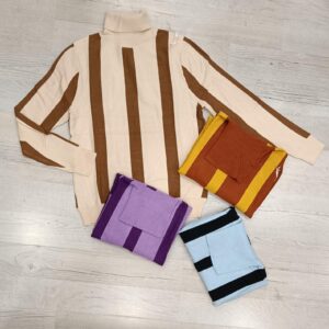 MAGLIA IN VISCOSA  COLLO ALTO DONNA