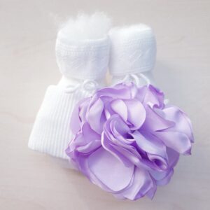 fascia per capelli con  scarpa e fiore - immagine 1