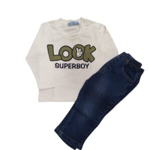 completo maglia e jeans